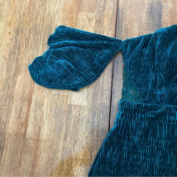 Lulus Crushing On You Emerald Green Velvet Off-the-Shoulder Mini Dress L - Picture 4 of 15